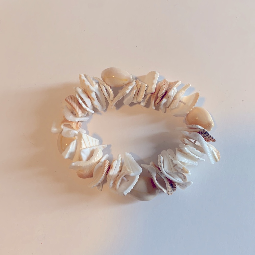 Seashell stretch bracelet - Picture 2 of 2